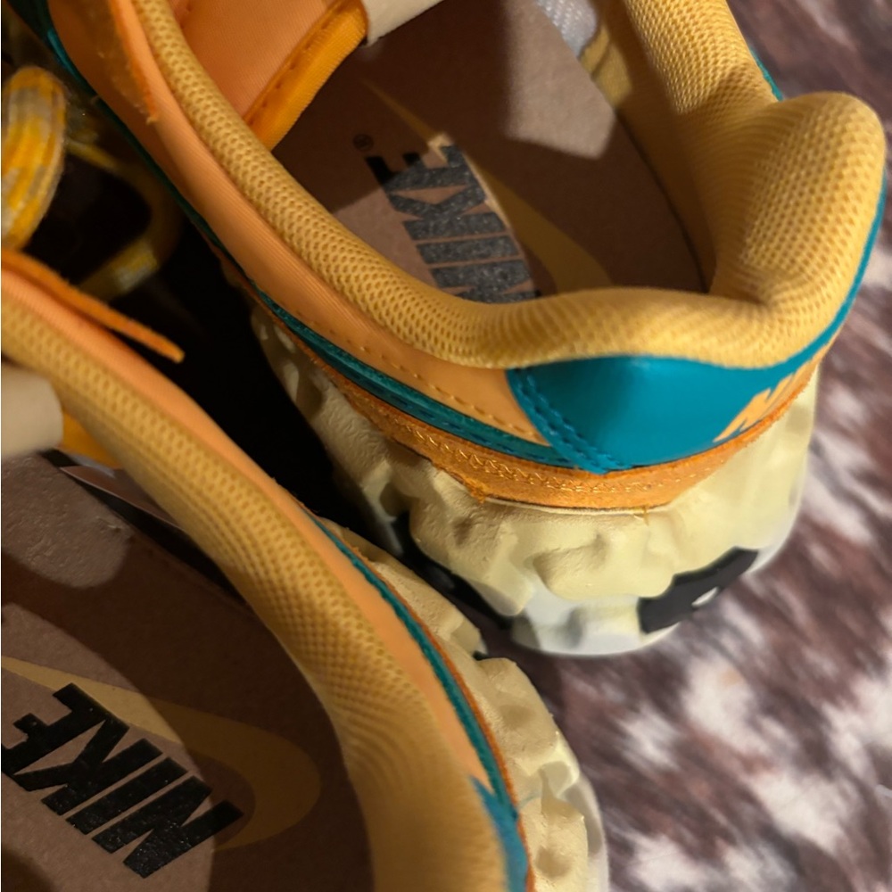 Nike Outbreak - Picture 7 of 7